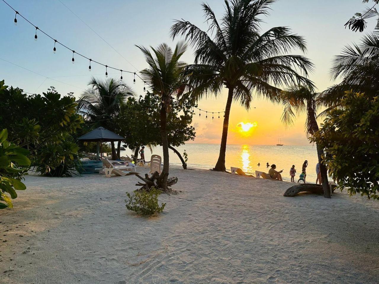 The Sunset Villa Dhiffushi Buitenkant foto