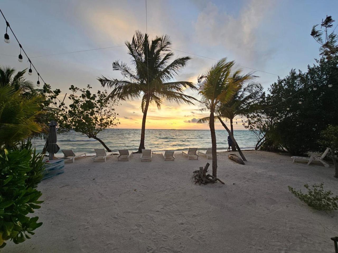 The Sunset Villa Dhiffushi Buitenkant foto