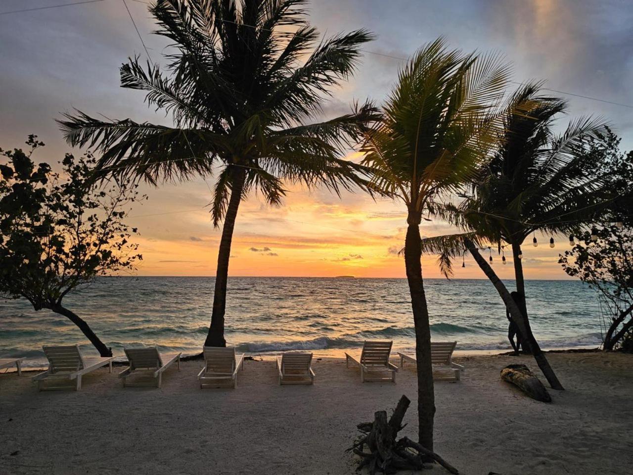 The Sunset Villa Dhiffushi Buitenkant foto